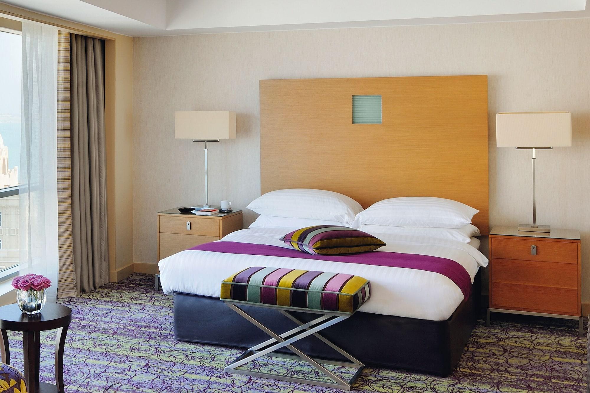 Qabila Westbay Hotel By Marriott Doha Bagian luar foto A bedroom at the hotel
