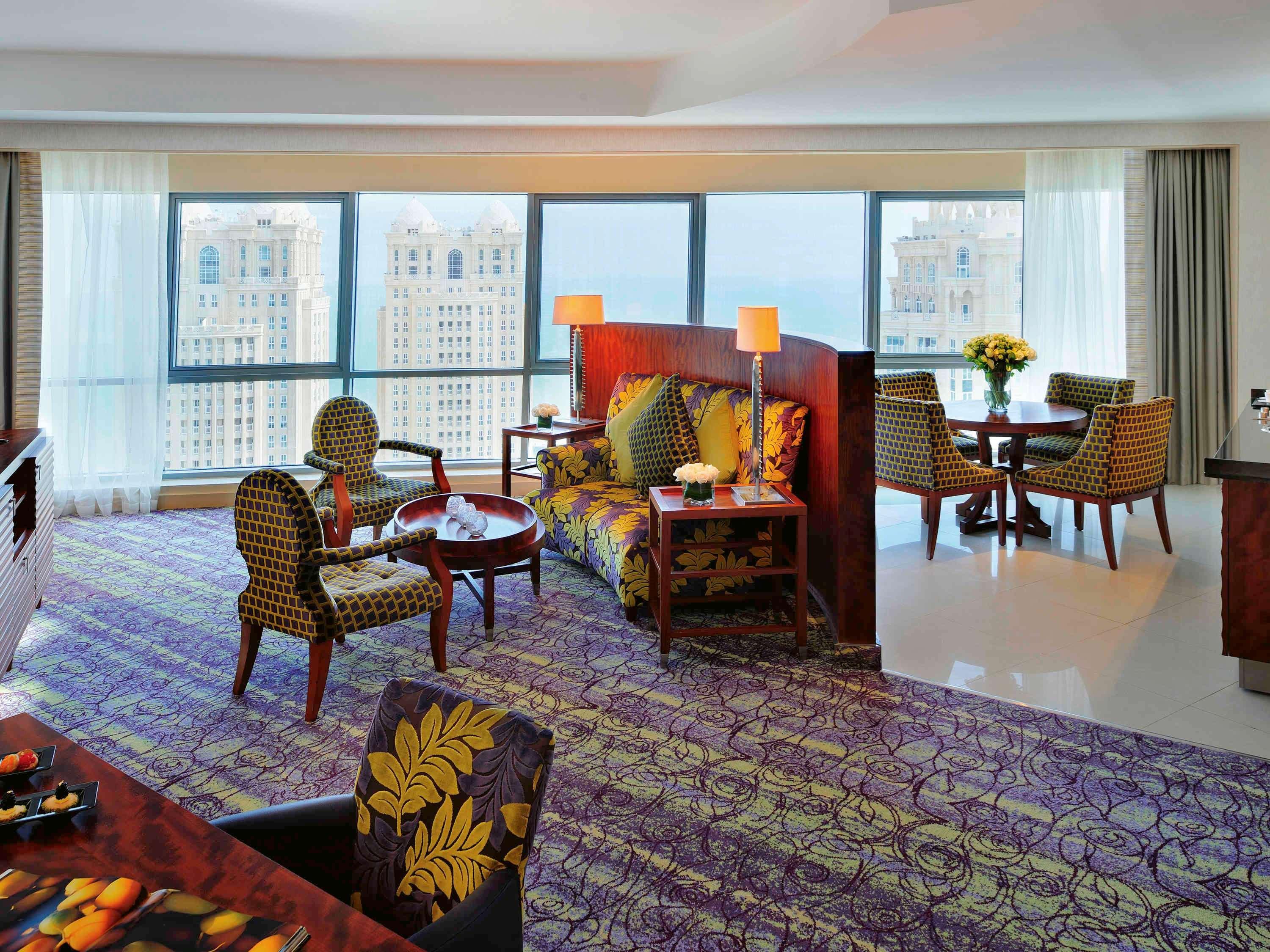 Qabila Westbay Hotel By Marriott Doha Bagian luar foto A suite at the hotel