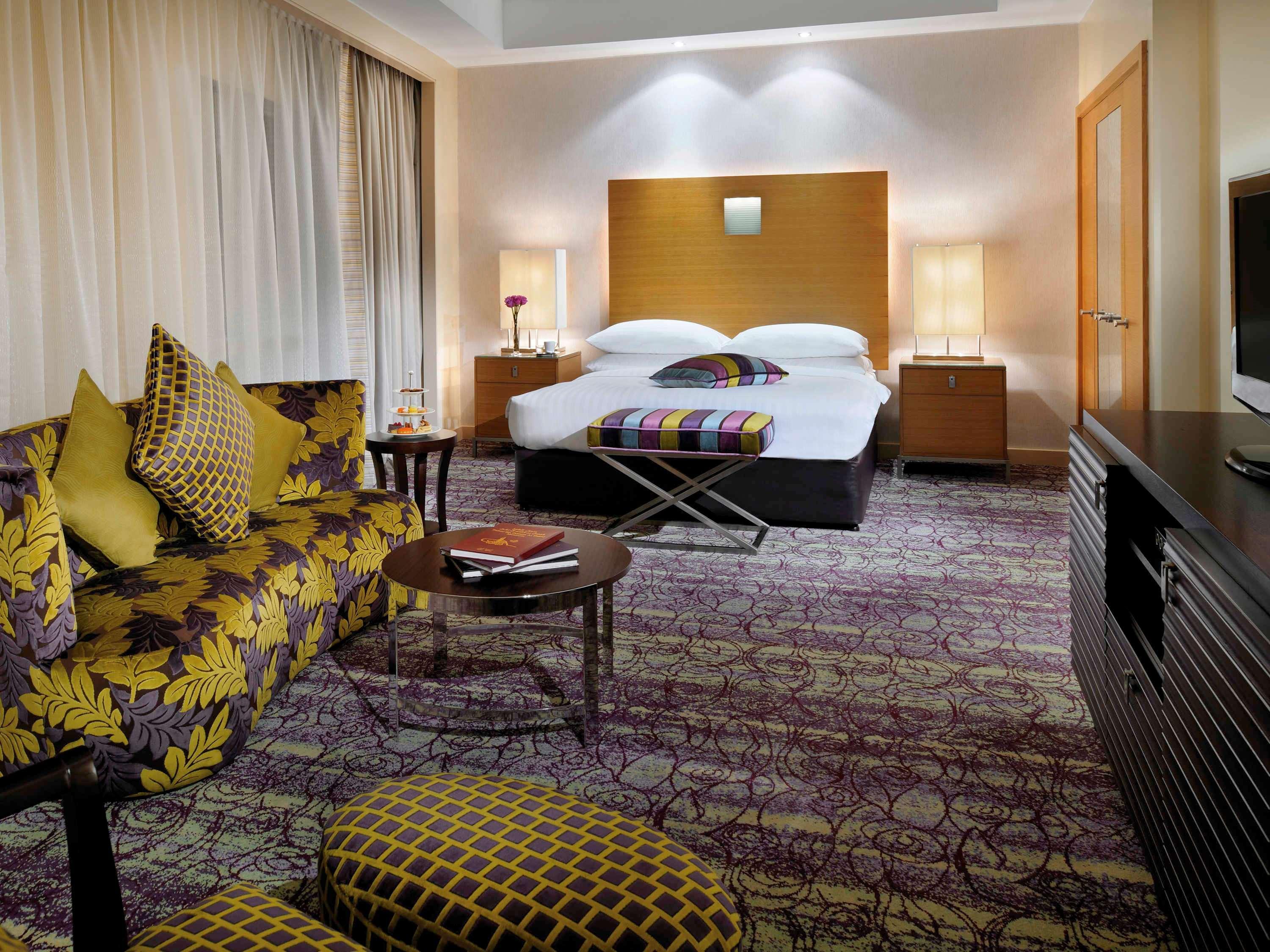 Qabila Westbay Hotel By Marriott Doha Bagian luar foto A suite at the hotel