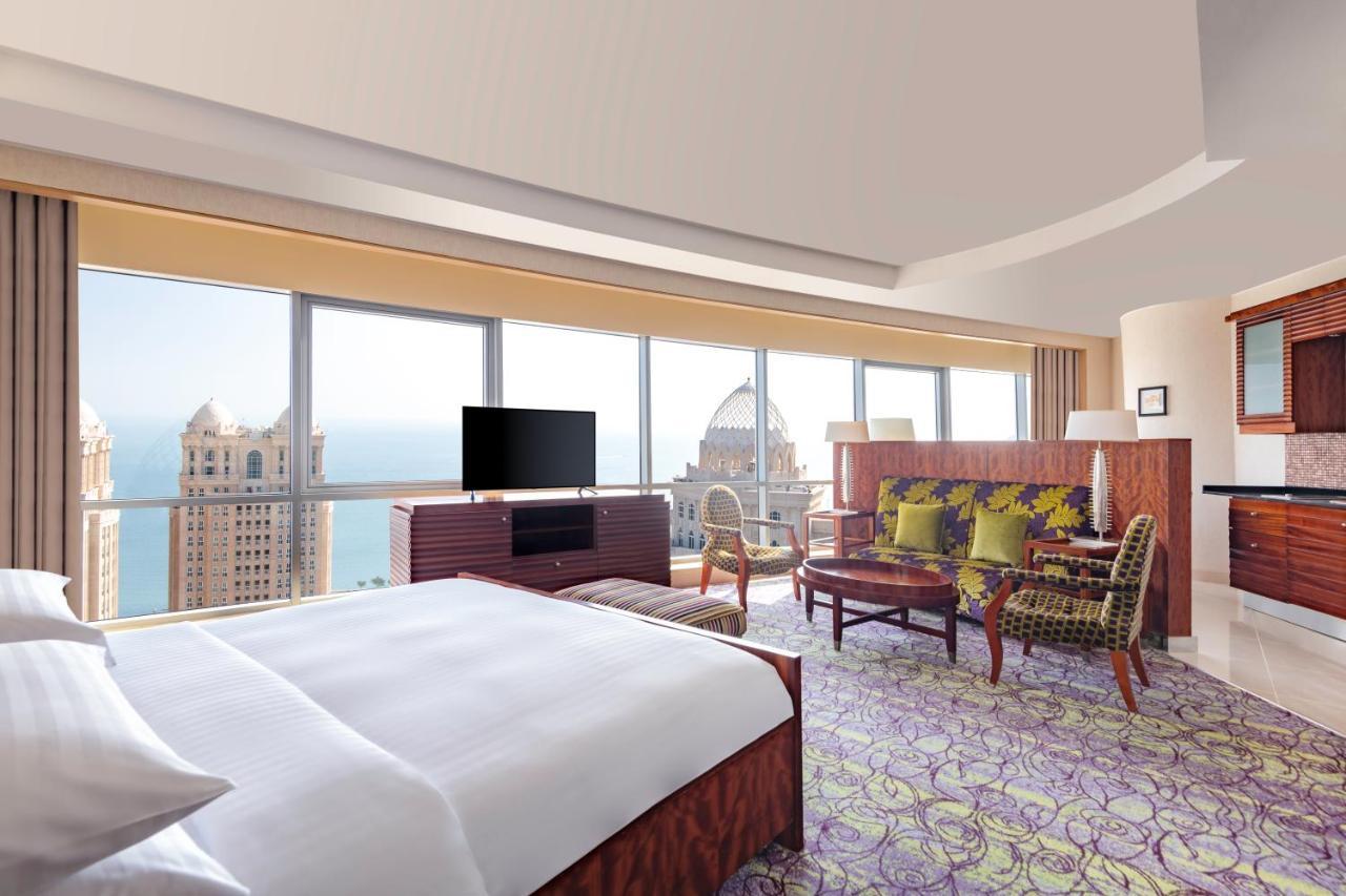 Qabila Westbay Hotel By Marriott Doha Bagian luar foto A guest room at the hotel
