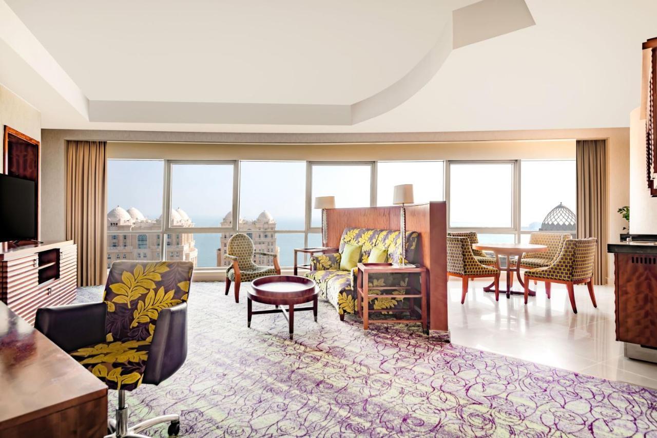 Qabila Westbay Hotel By Marriott Doha Bagian luar foto A suite at the hotel