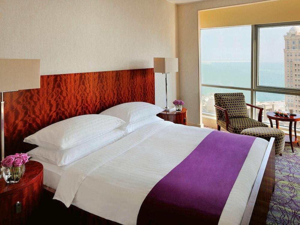 Qabila Westbay Hotel By Marriott Doha Bagian luar foto A bedroom at the Jumeirah Atlantis