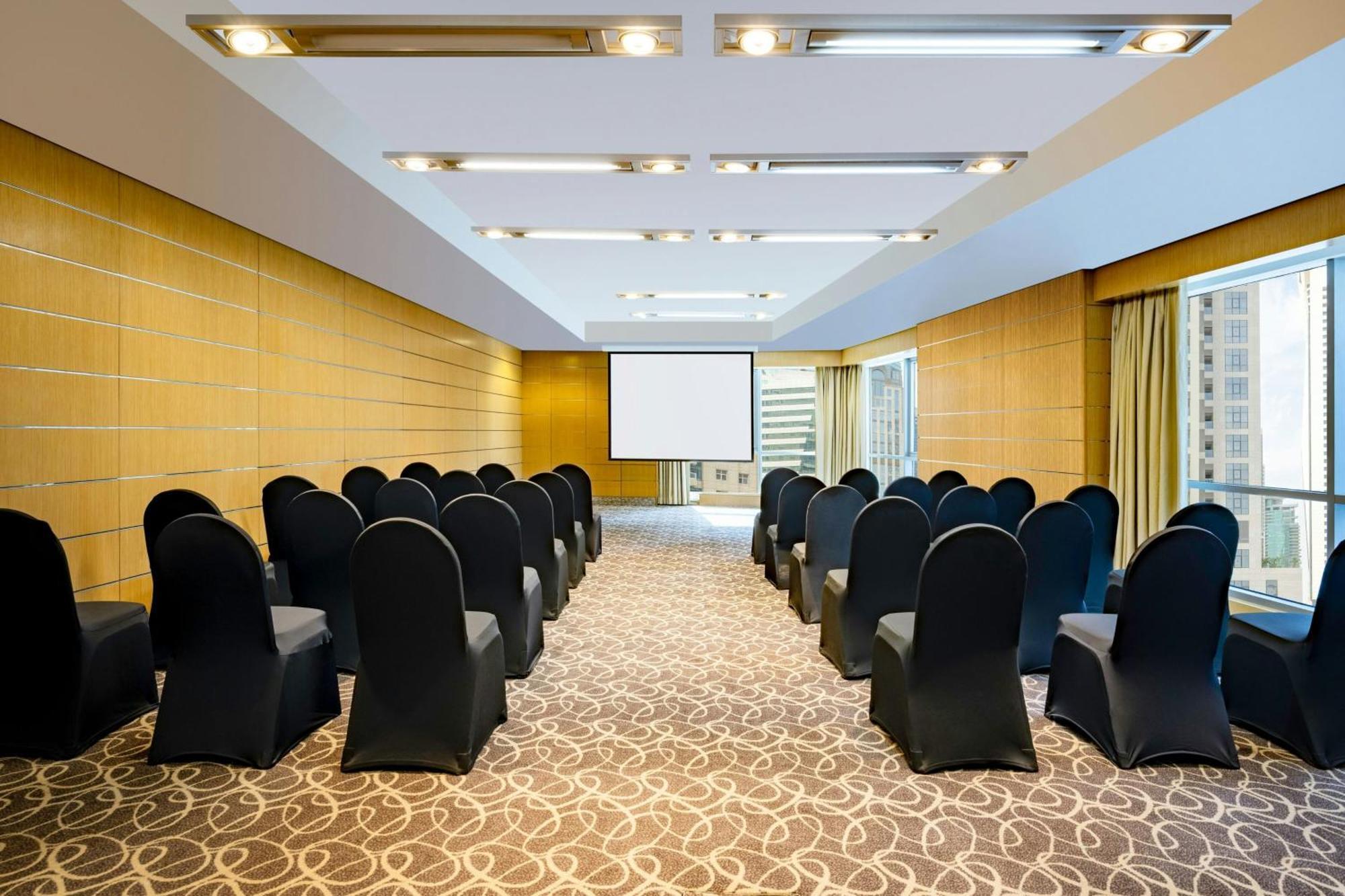 Qabila Westbay Hotel By Marriott Doha Bagian luar foto Meeting room