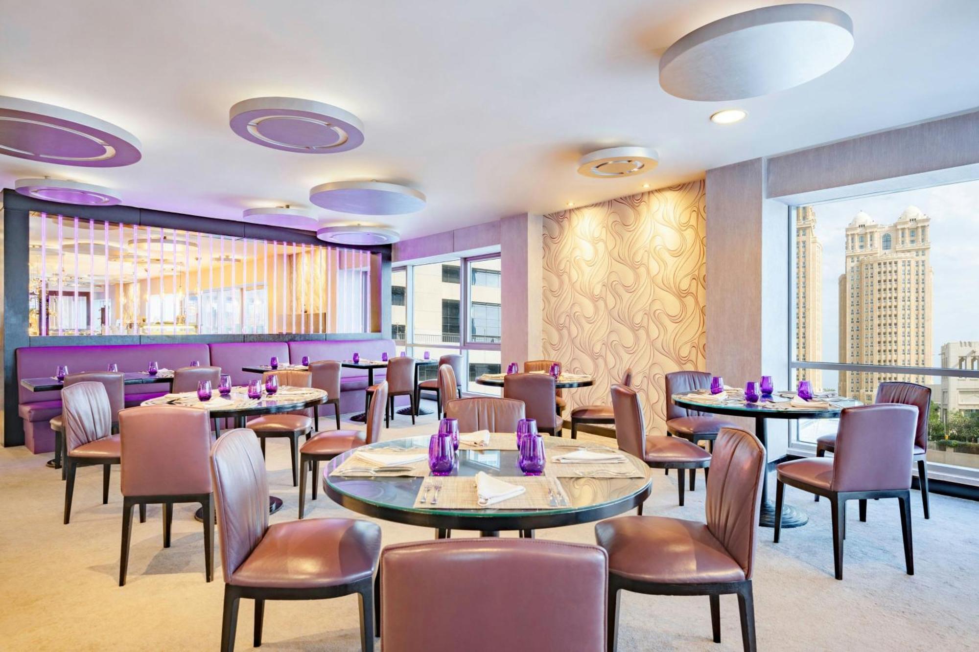 Qabila Westbay Hotel By Marriott Doha Bagian luar foto The restaurant
